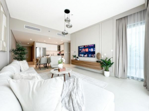 Sky High Luxury 50th FLR Lux 2BDR Apartment in Downtown